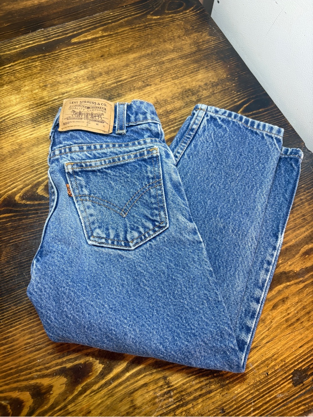 Levi’s 550 relaxed fit orange tab jeans size 6